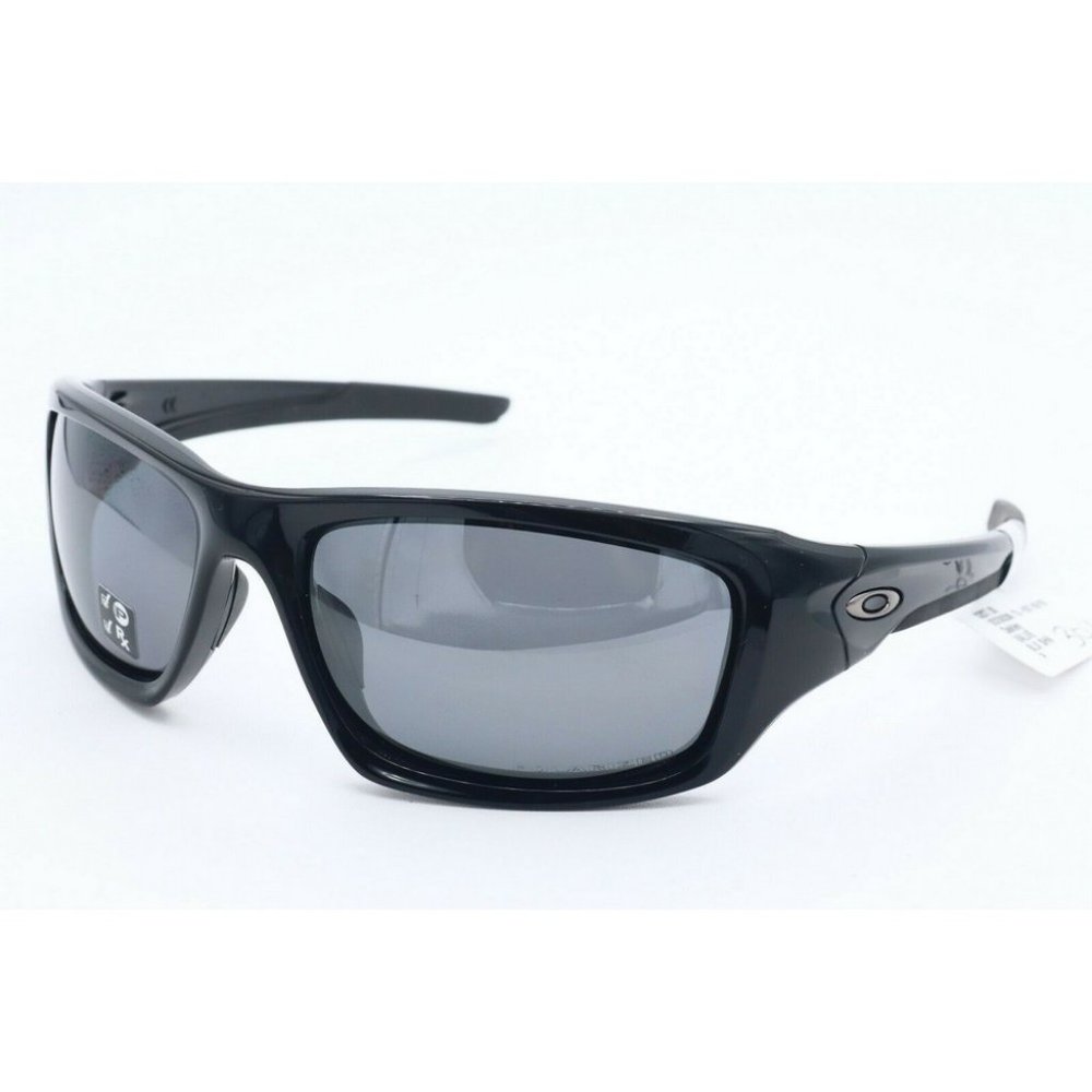 New Oakley VALVE OO9236 12-837 Black Sunglasses Gray Prizm Polarized Lenses (A)